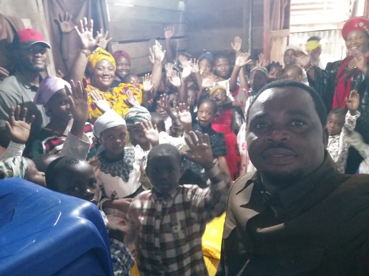 Visite de l'orphelinat GIFT par le couple BLAIDY - SALIMA